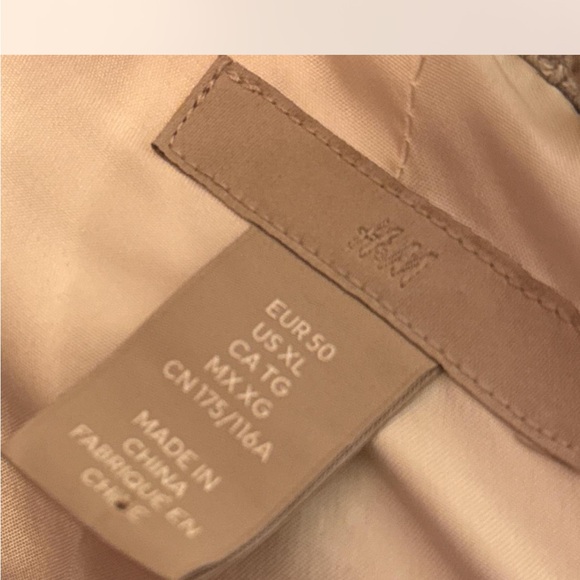 H&M Gray Blazer - Size XL - Perfect Condition - Versatile Style for Any Occasion - Picture 6 of 6